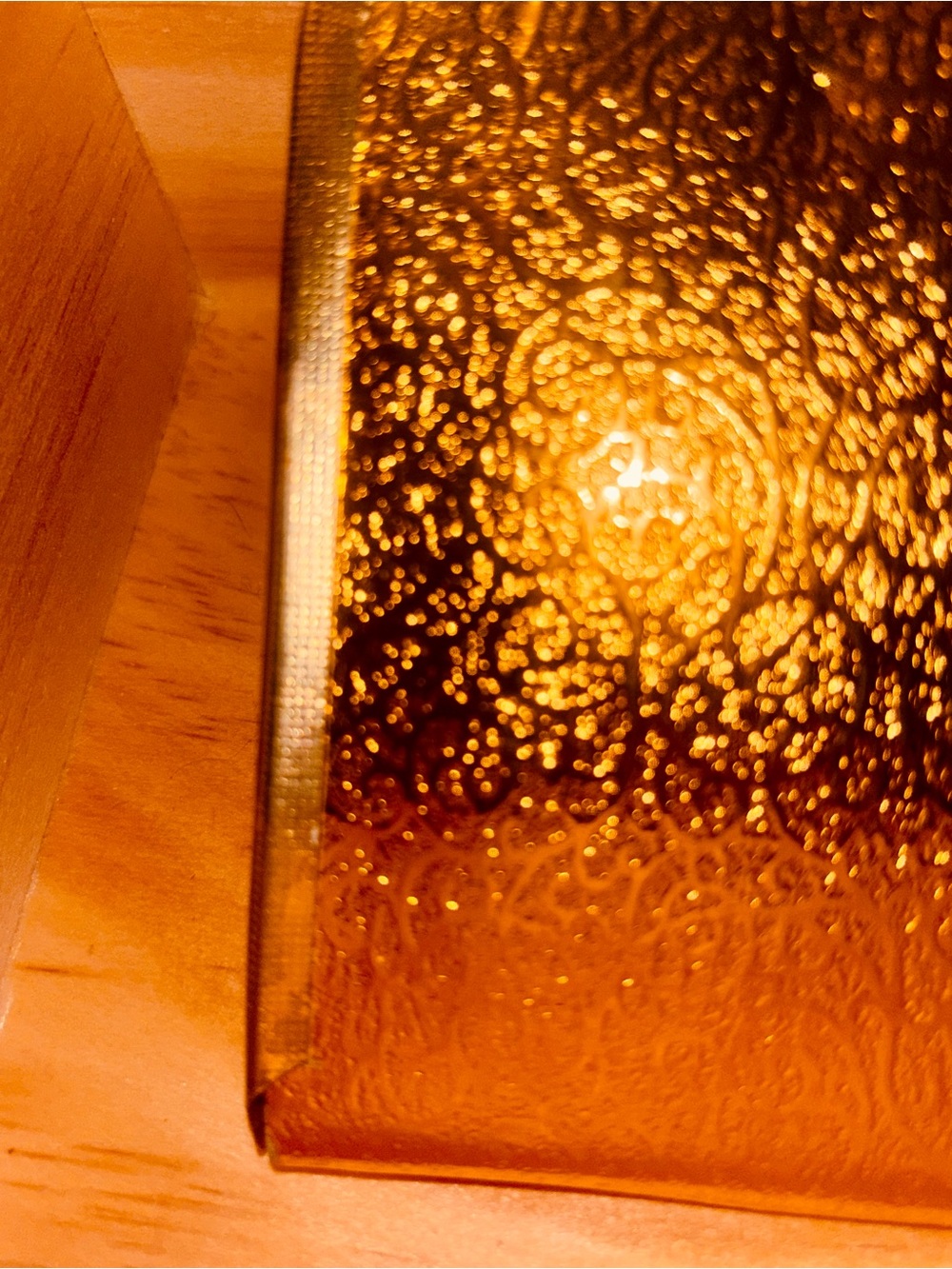 Source Unknown Gold Embossed Compact Case - Picture 2 of 16